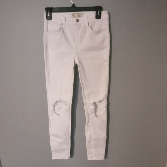 Free People Busted Knee Jeans - Picture 1 of 8